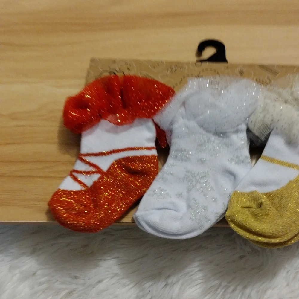 Baby Ruffle Novelty Socks 3 Pair 0-12 Months NWT